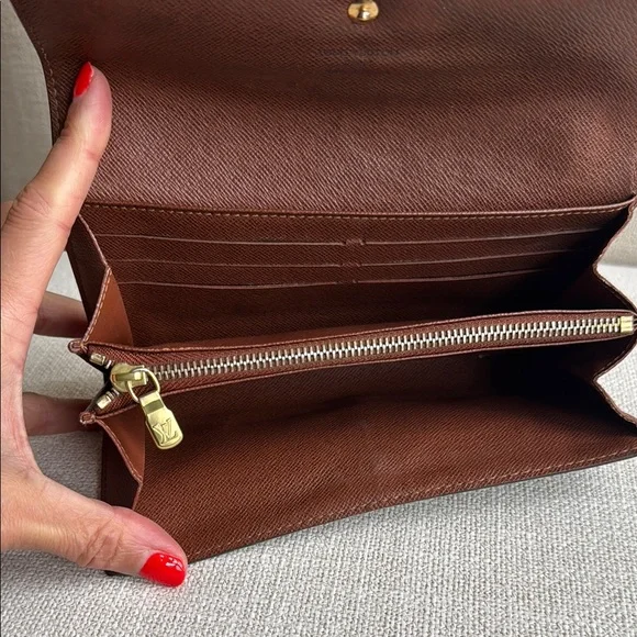 LV Monogram Sarah Wallet - Picture 8 of 13